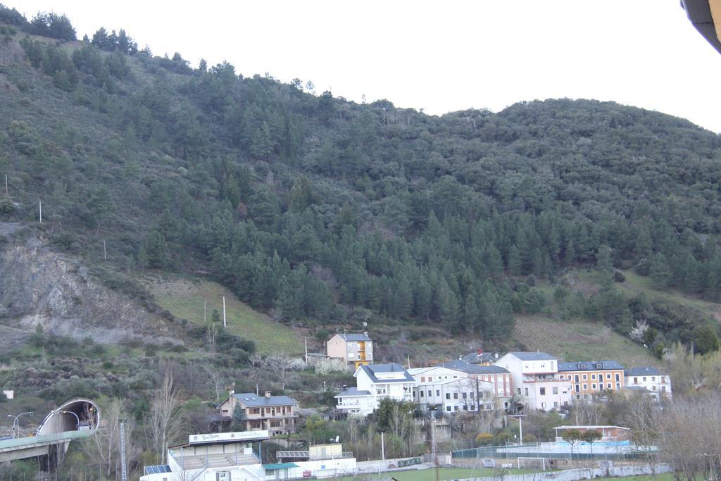 Venecia Bed&Breakfast Villafranca Del Bierzo Exterior photo