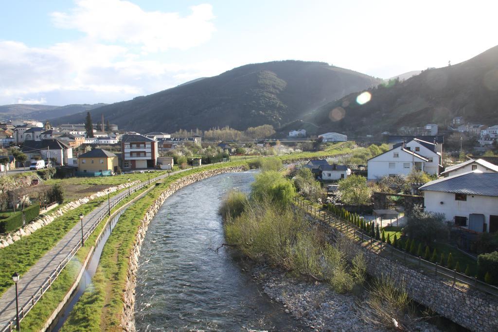 Venecia Bed&Breakfast Villafranca Del Bierzo Exterior photo